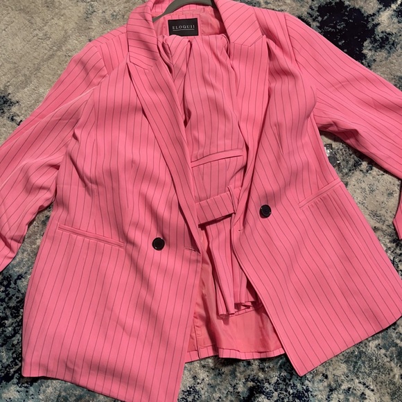 Two piece pant and blazer set - Picture 5 of 6